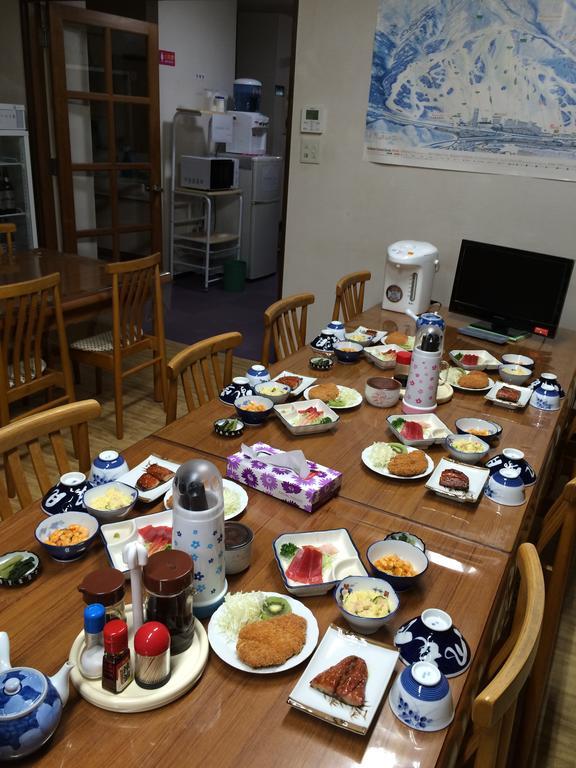 Onsen Minshuku Yutakaya Hotel Yuzawa  Buitenkant foto